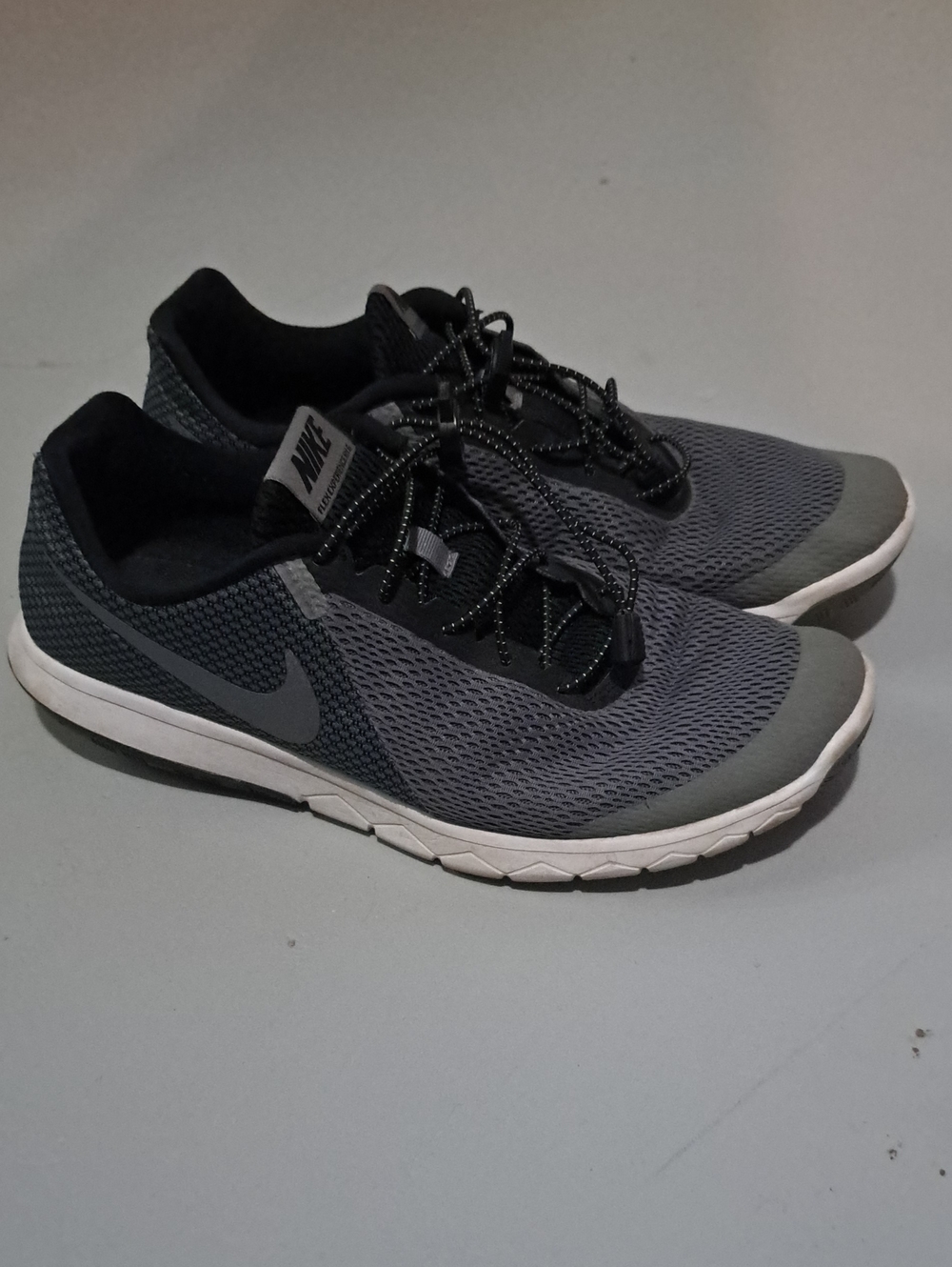 Nike Men's Gray and Black Athletic Running Shoes